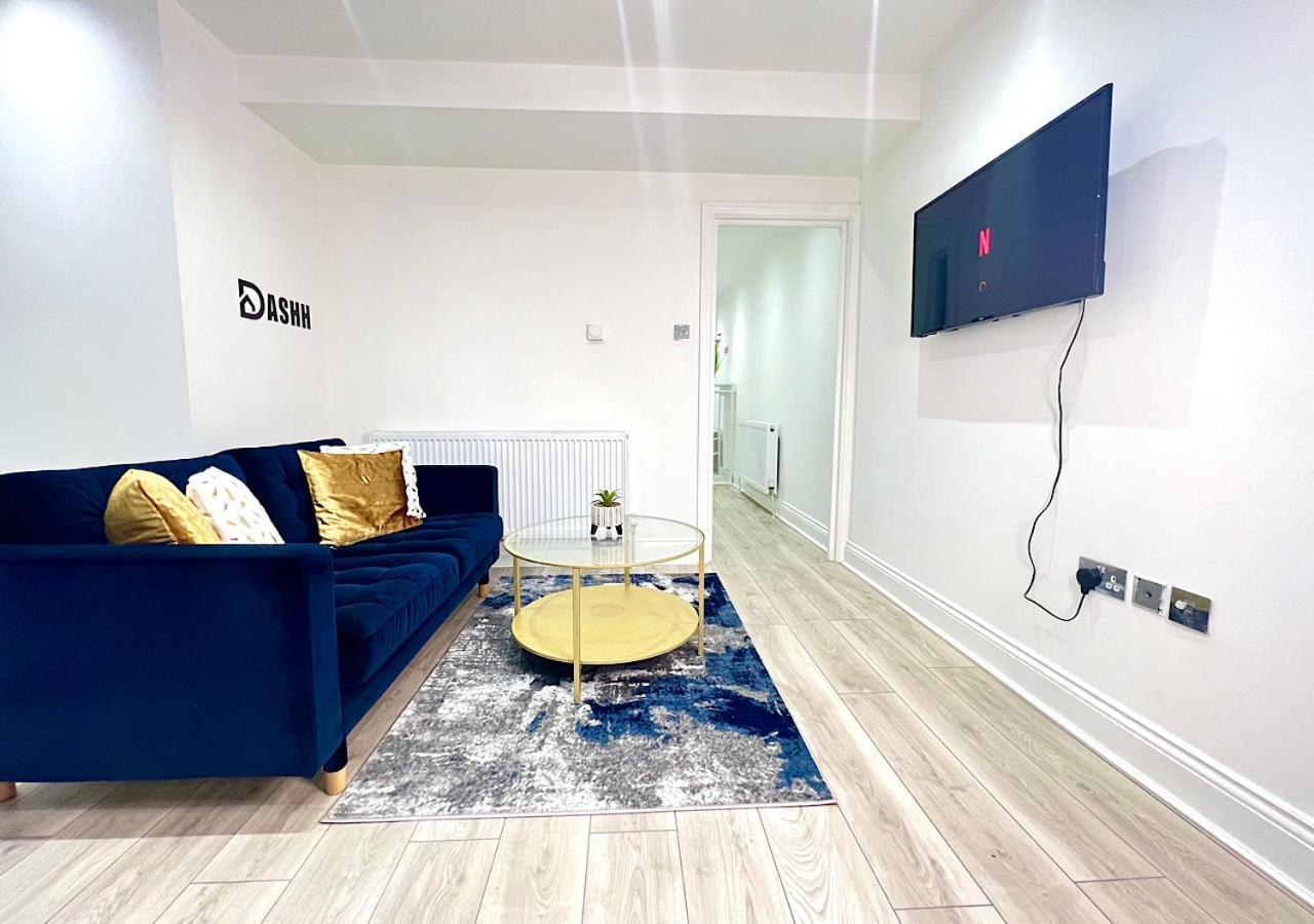 Charming 3-Bed Flat In Shepherds Bush - Sleeps 9 لندن المظهر الخارجي الصورة