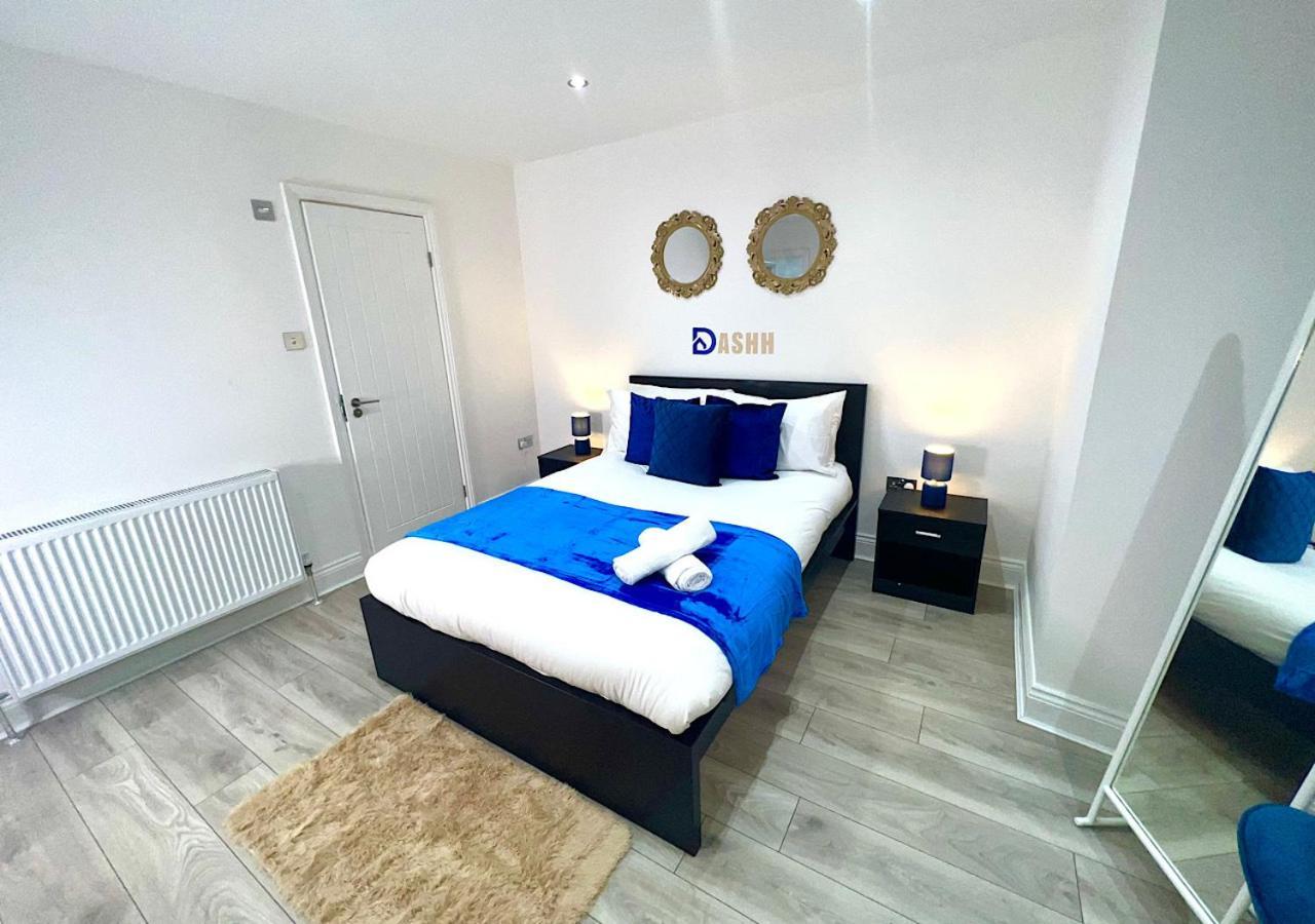 Charming 3-Bed Flat In Shepherds Bush - Sleeps 9 لندن المظهر الخارجي الصورة