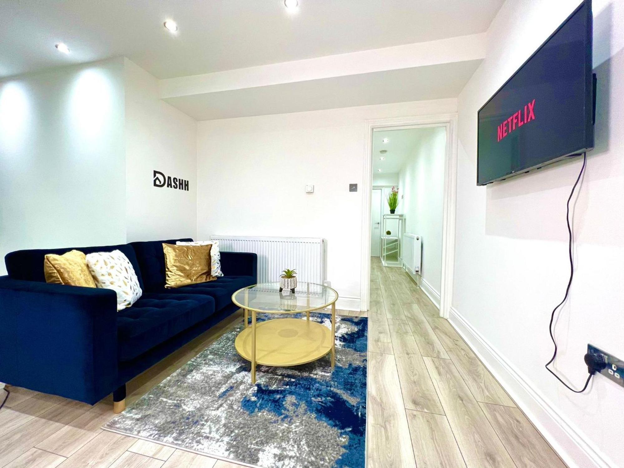 Charming 3-Bed Flat In Shepherds Bush - Sleeps 9 لندن المظهر الخارجي الصورة